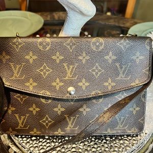Louis Vuitton vintage double sided Rabat